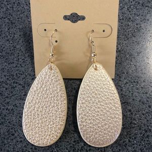 Teardrop leather earrings